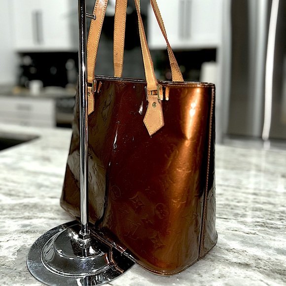 Louis Vuitton Authentic Houston Bronze Vernis Leather Tote - Picture 8 of 15